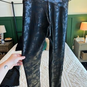 Spanx Faux Leather Camo Leggings - Size 1X